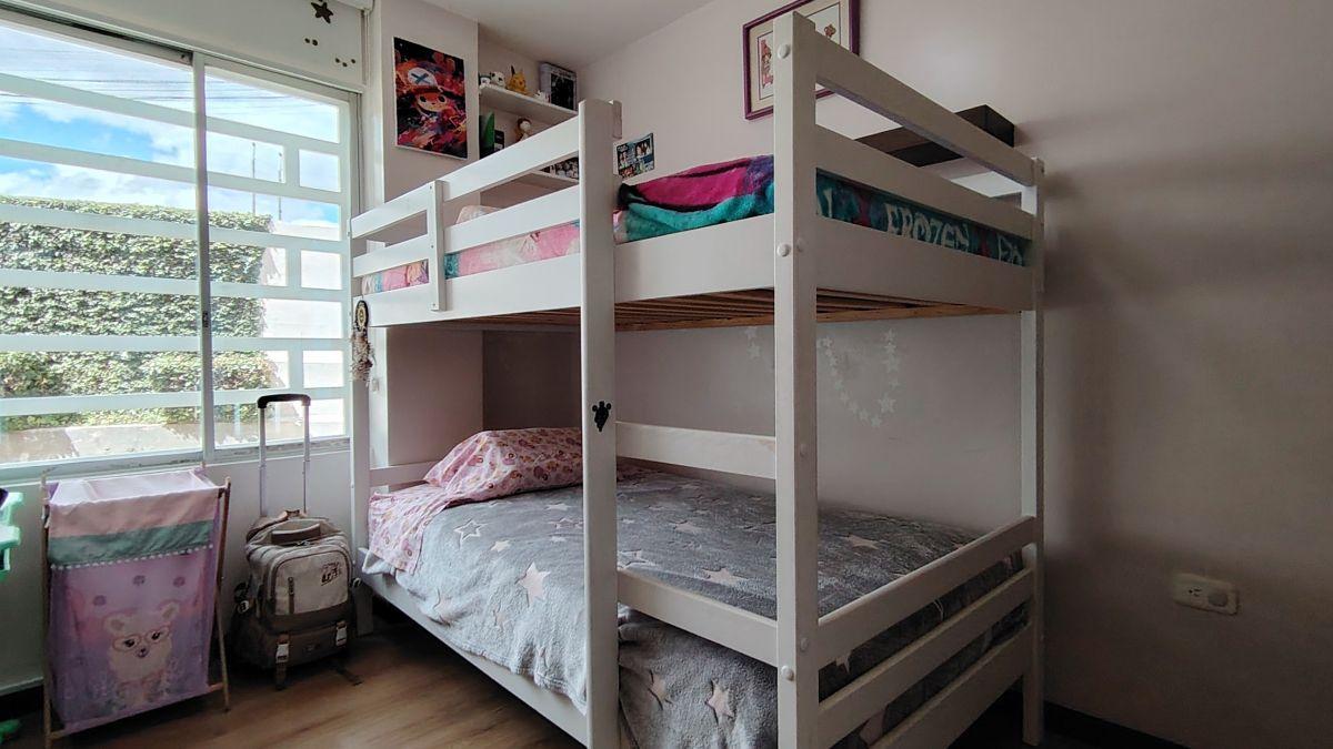 Departamento en Venta con Amplio Patio, Sector Las Acacias Tumbaco — imagen 6