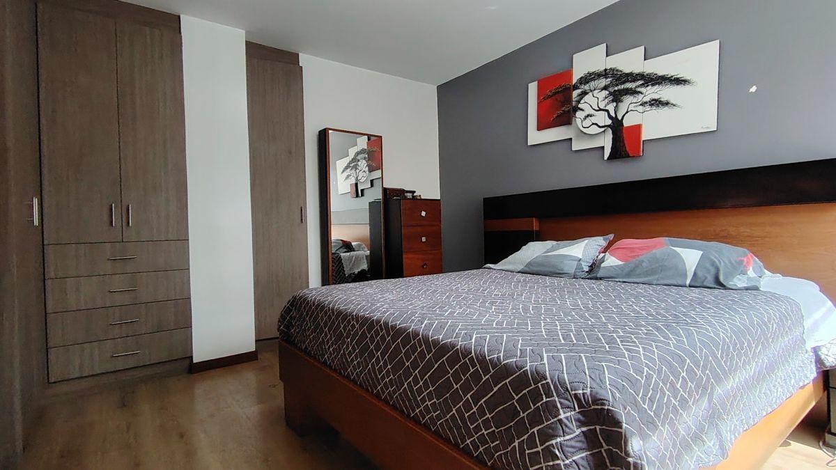 Departamento en Venta con Amplio Patio, Sector Las Acacias Tumbaco — imagen 4