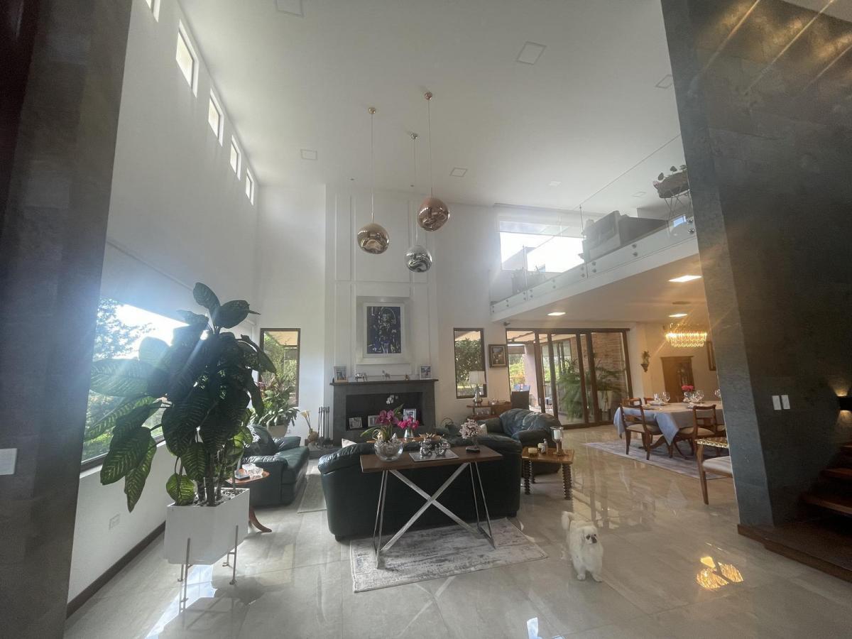 Venta Hermosa Casa Acabados de Lujo La Ceramica Tumbaco — imagen 7