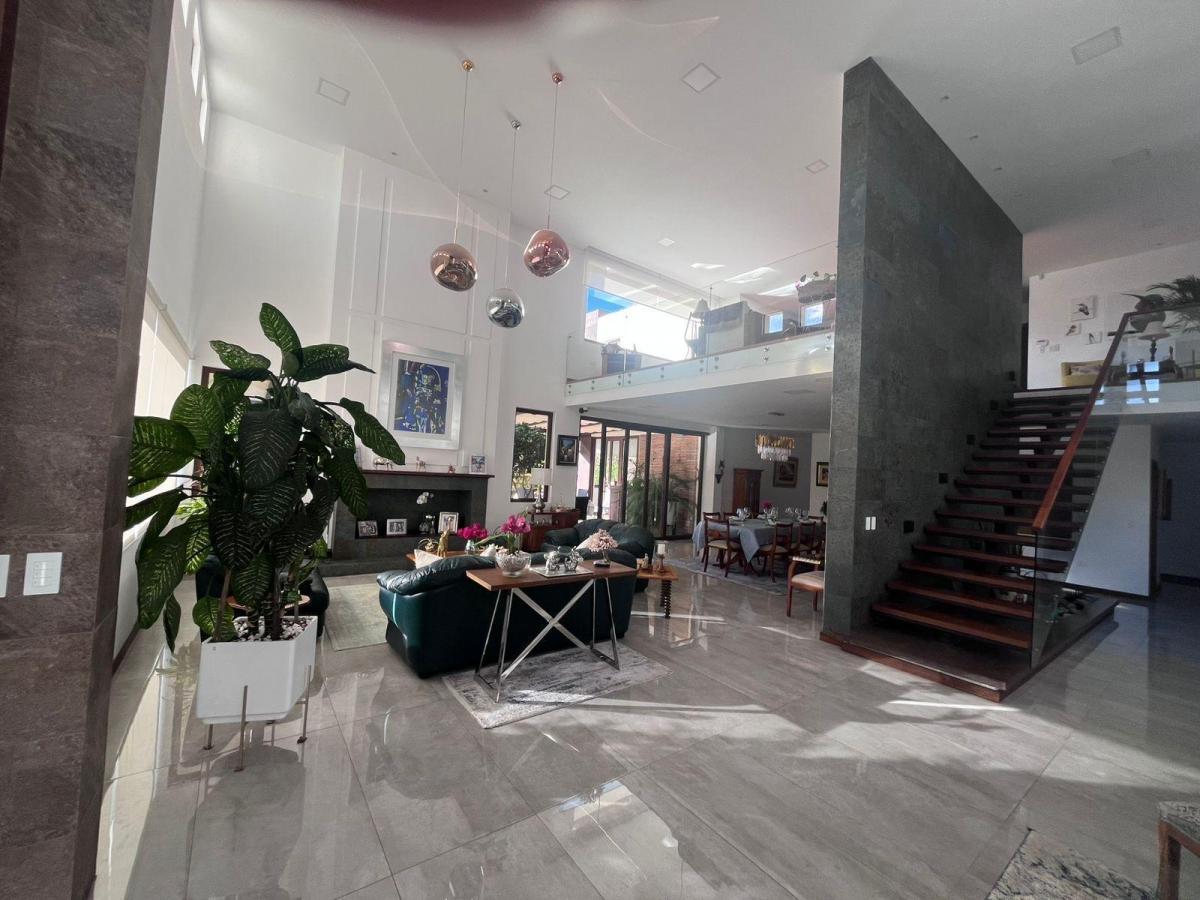 Venta Hermosa Casa Acabados de Lujo La Ceramica Tumbaco — imagen 5