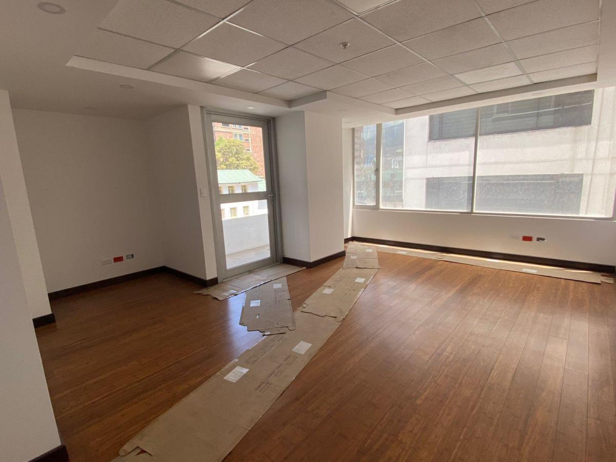 Venta Edificio de Oficinas y Penthouse, 8.804 m², a Estrenar, La Carolina — imagen 2