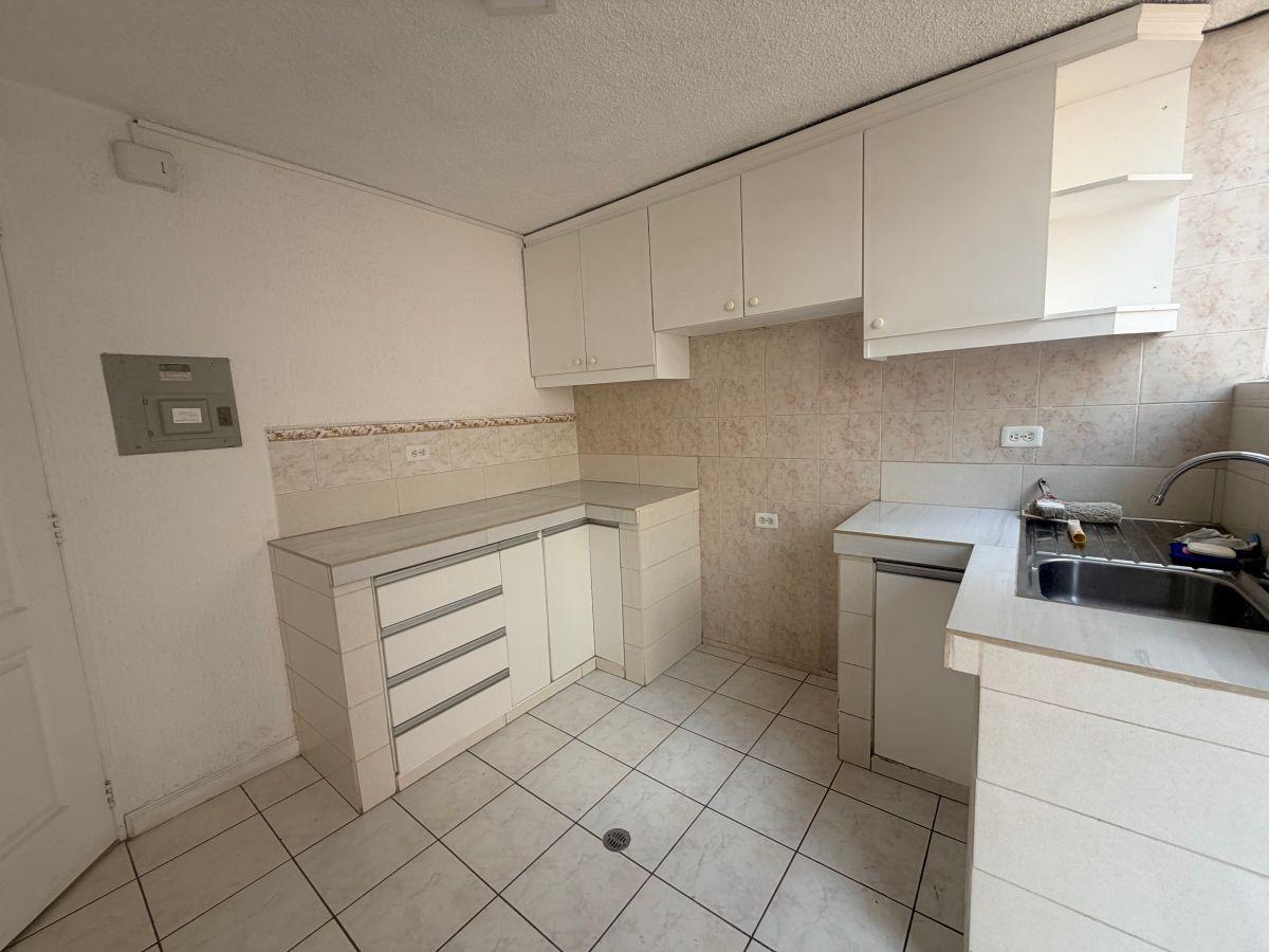 Oportunidad Casa de 3 Habitaciones en Venta en Carcelén Alto Conjunto Privado 174 m² — imagen 4