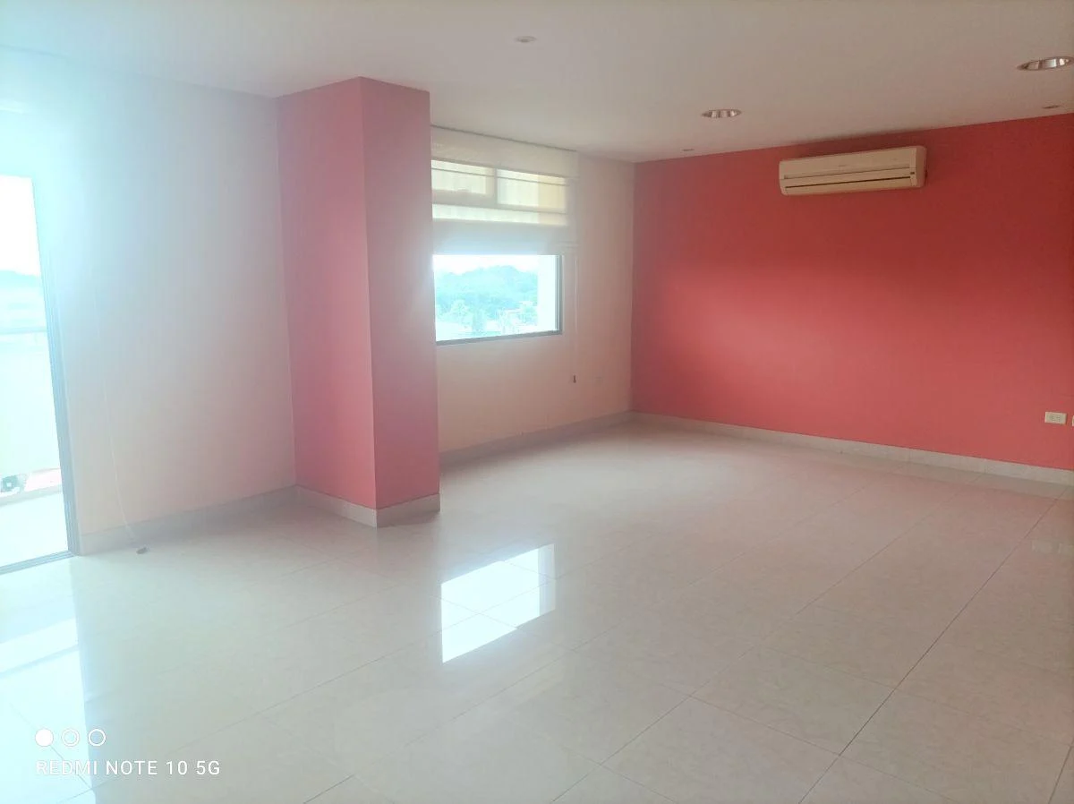 Urbanización Ciudad Colón Vendo Dpto 2 Dorm. Balcón Vista, Ascensor, Piscina. Precio Especial, Guayas — imagen 10