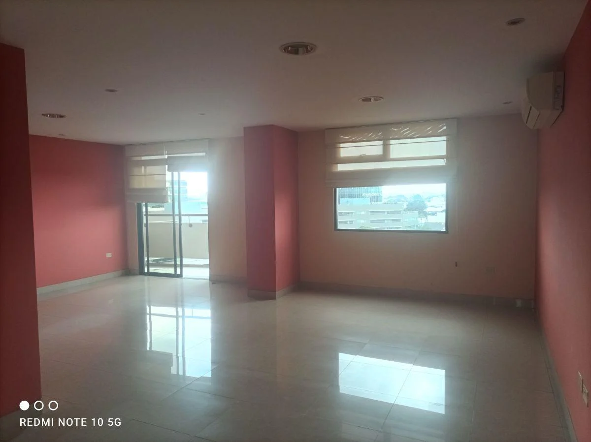Urbanización Ciudad Colón Vendo Dpto 2 Dorm. Balcón Vista, Ascensor, Piscina. Precio Especial, Guayas — imagen 8
