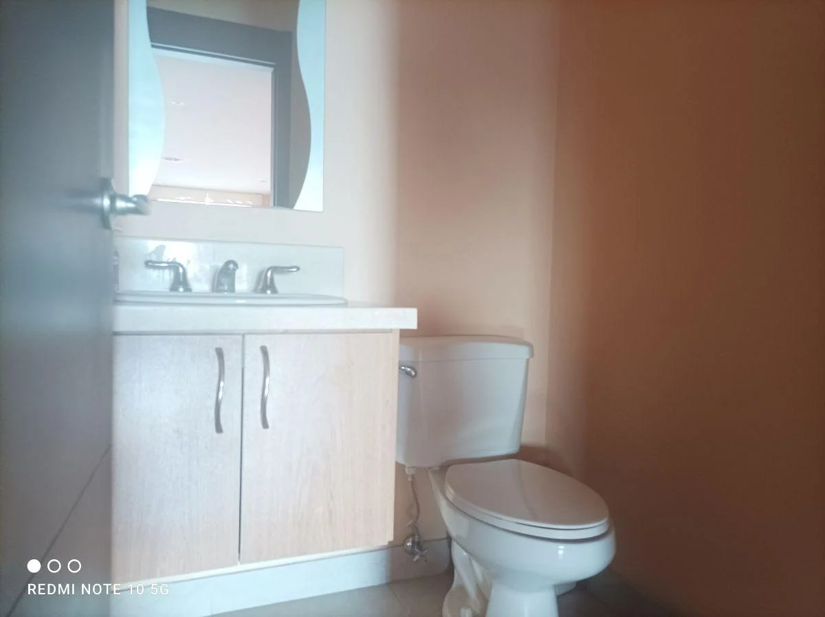Urbanización Ciudad Colón Vendo Dpto 2 Dorm. Balcón Vista, Ascensor, Piscina. Precio Especial, Guayas — imagen 7