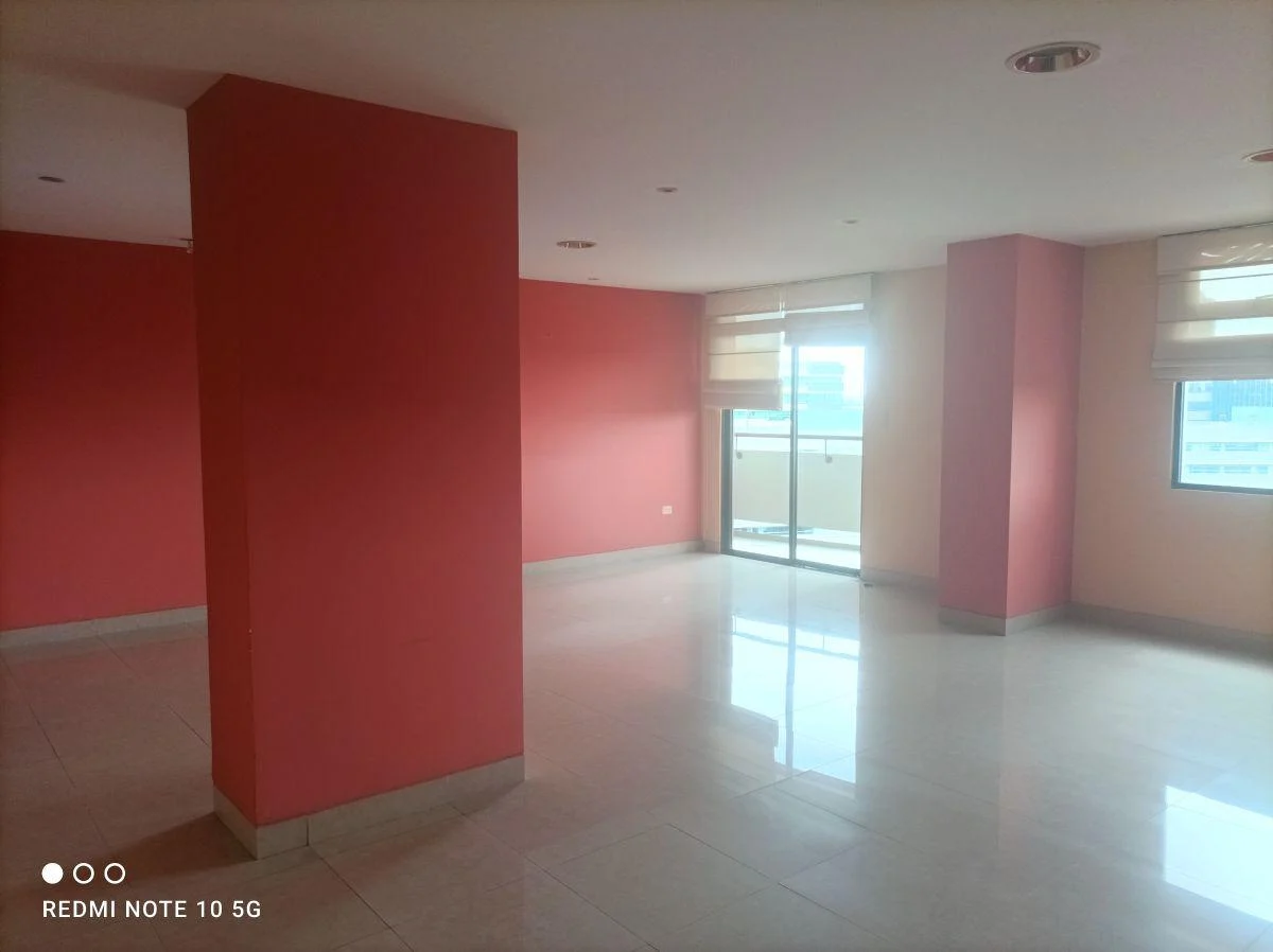 Urbanización Ciudad Colón Vendo Dpto 2 Dorm. Balcón Vista, Ascensor, Piscina. Precio Especial, Guayas — imagen 6