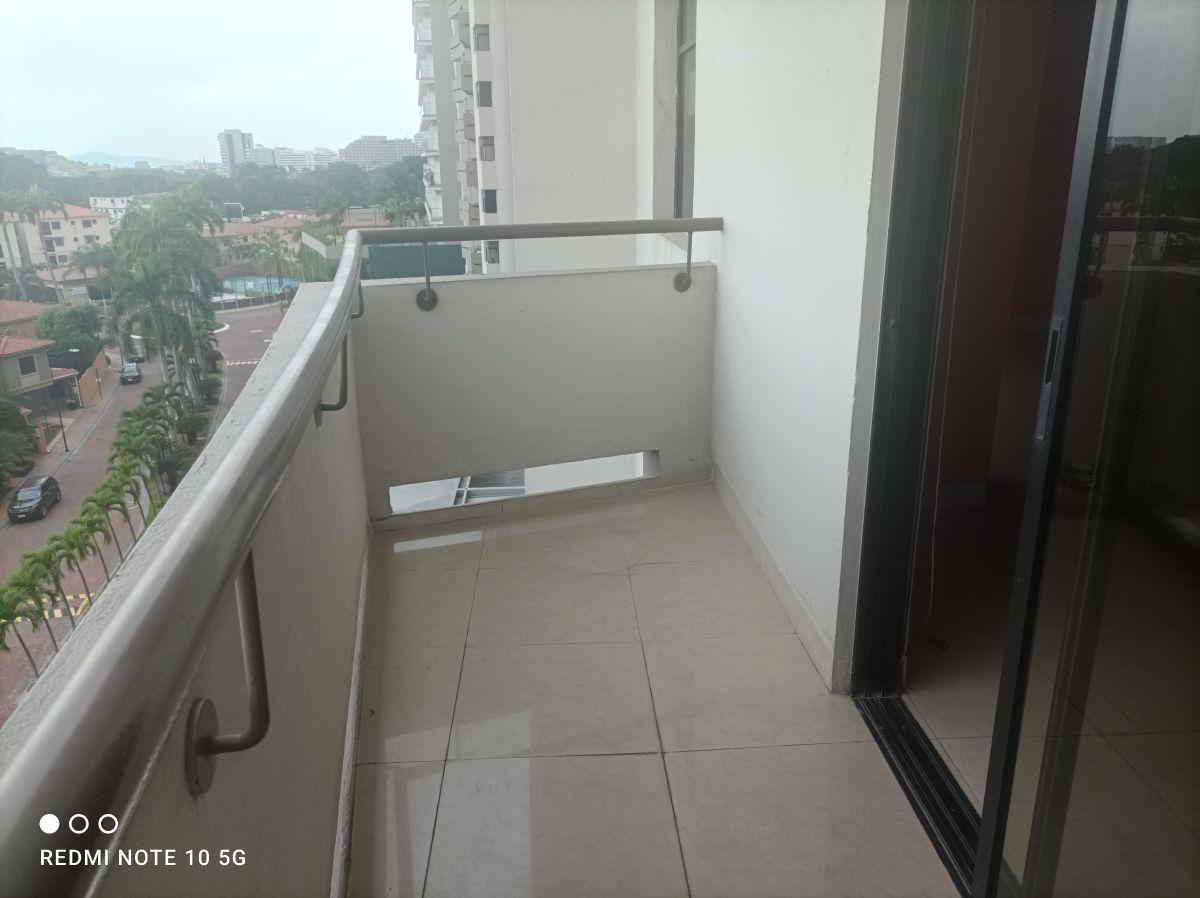 Urbanización Ciudad Colón Vendo Dpto 2 Dorm. Balcón Vista, Ascensor, Piscina. Precio Especial, Guayas — imagen 4