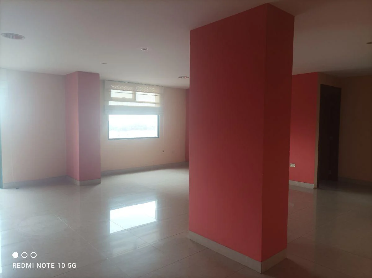 Urbanización Ciudad Colón Vendo Dpto 2 Dorm. Balcón Vista, Ascensor, Piscina. Precio Especial, Guayas — imagen 3