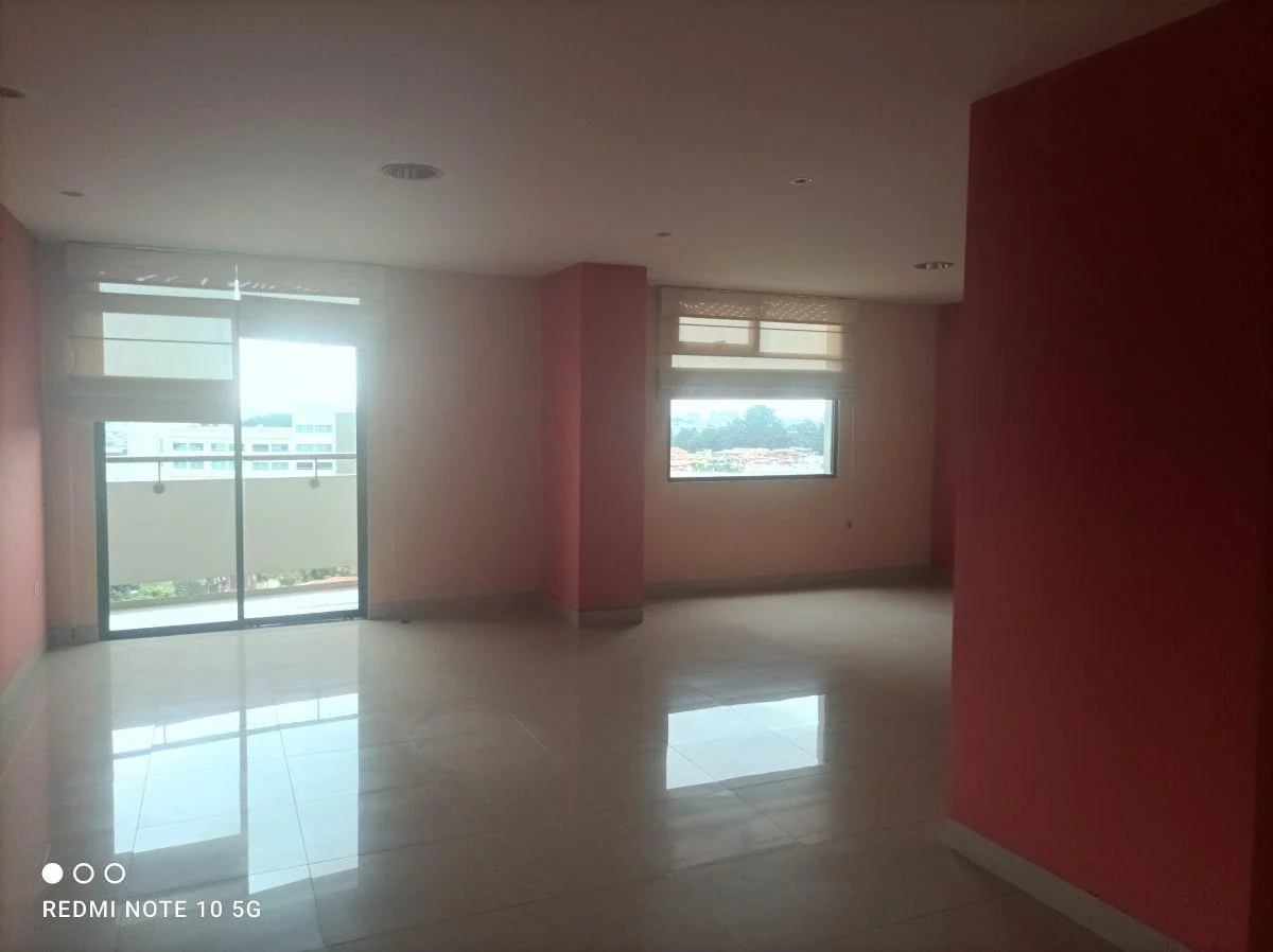 Urbanización Ciudad Colón Vendo Dpto 2 Dorm. Balcón Vista, Ascensor, Piscina. Precio Especial, Guayas — imagen 2