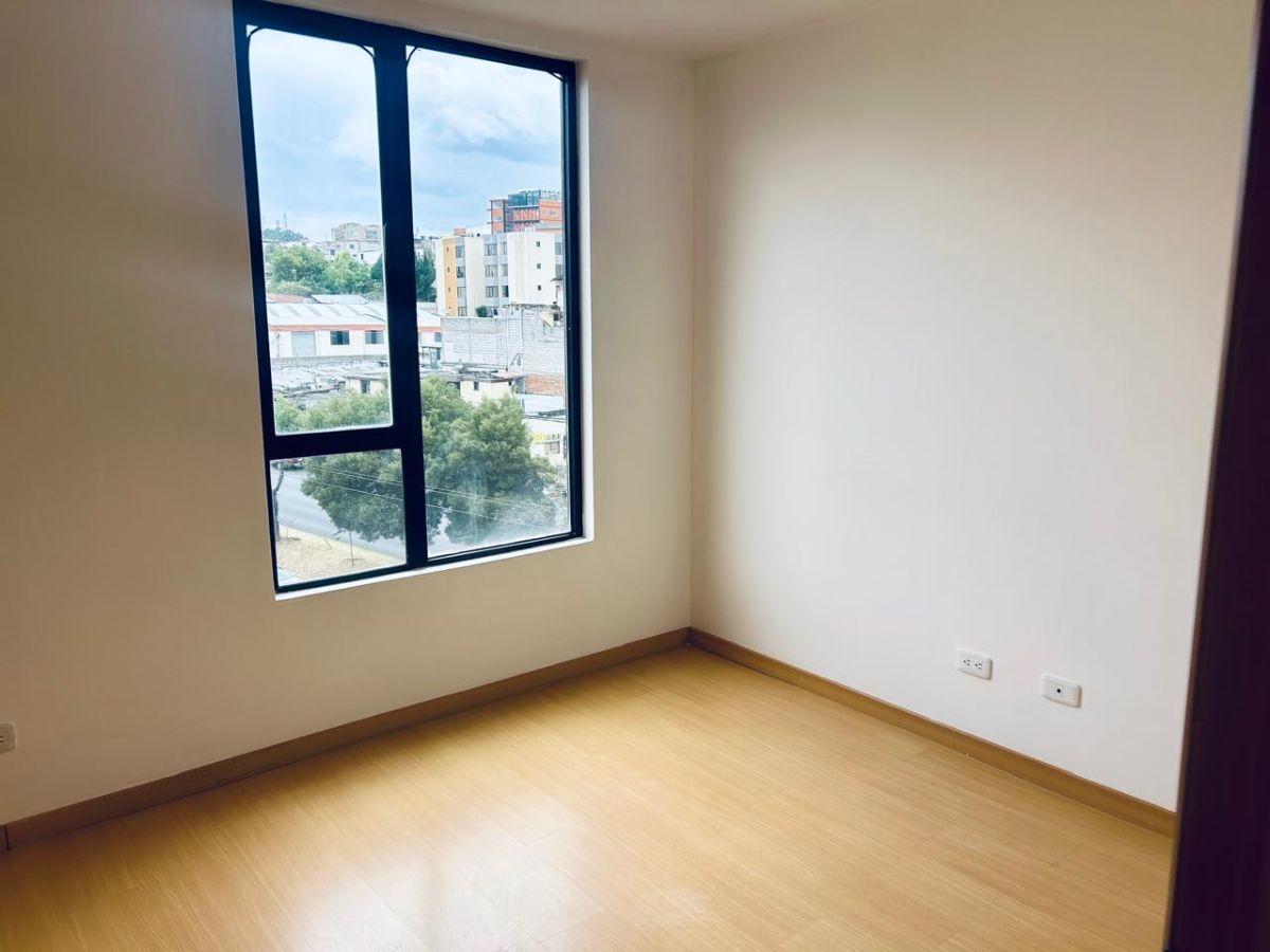 Departamento en Venta 3 Habitaciones 2 Parqueaderos en La 6 de Diciembre y de Los Fresnos — imagen 3
