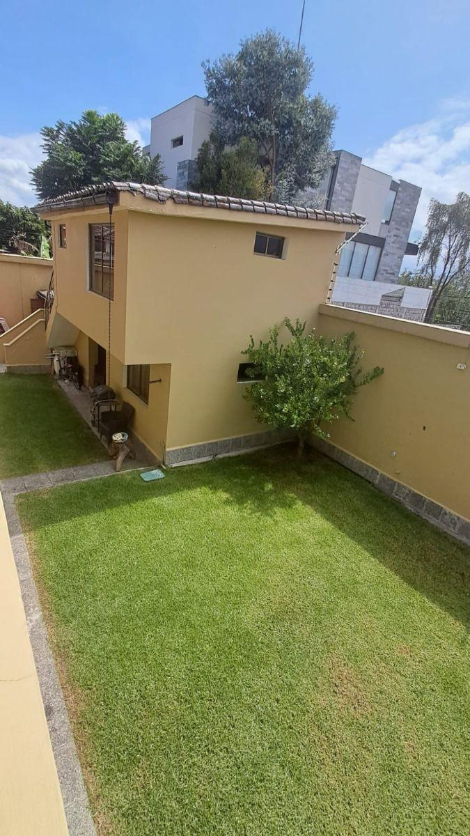 Vendo en Cumbayá: Casa Principal + Casa de Huéspedes en Urbanización, Reservorio — imagen 6