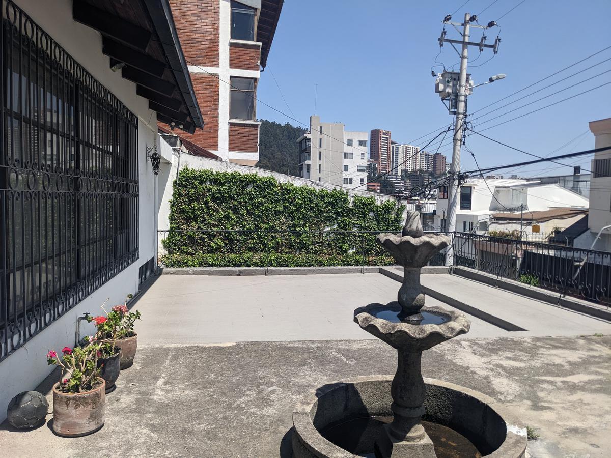 Amplia Casa Ideal Vivienda, Negocio, o Constructores, Sector Granda Centeno — imagen 4