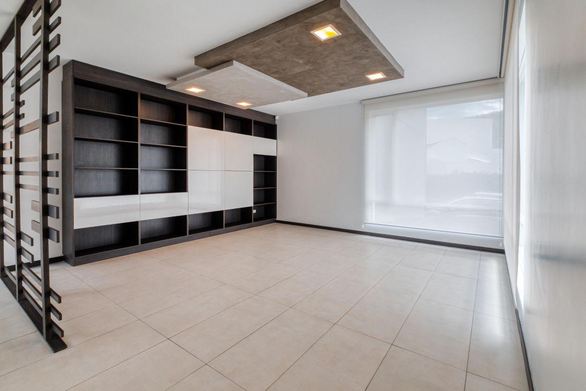 Hermosa Casa de Venta o Renta Urbanizacion Exclusiva Cumbaya — imagen 9