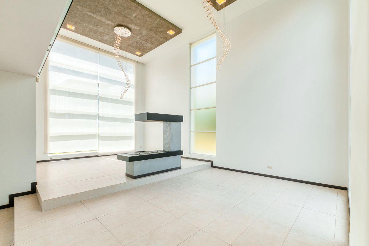 Hermosa Casa de Venta o Renta Urbanizacion Exclusiva Cumbaya — imagen 8