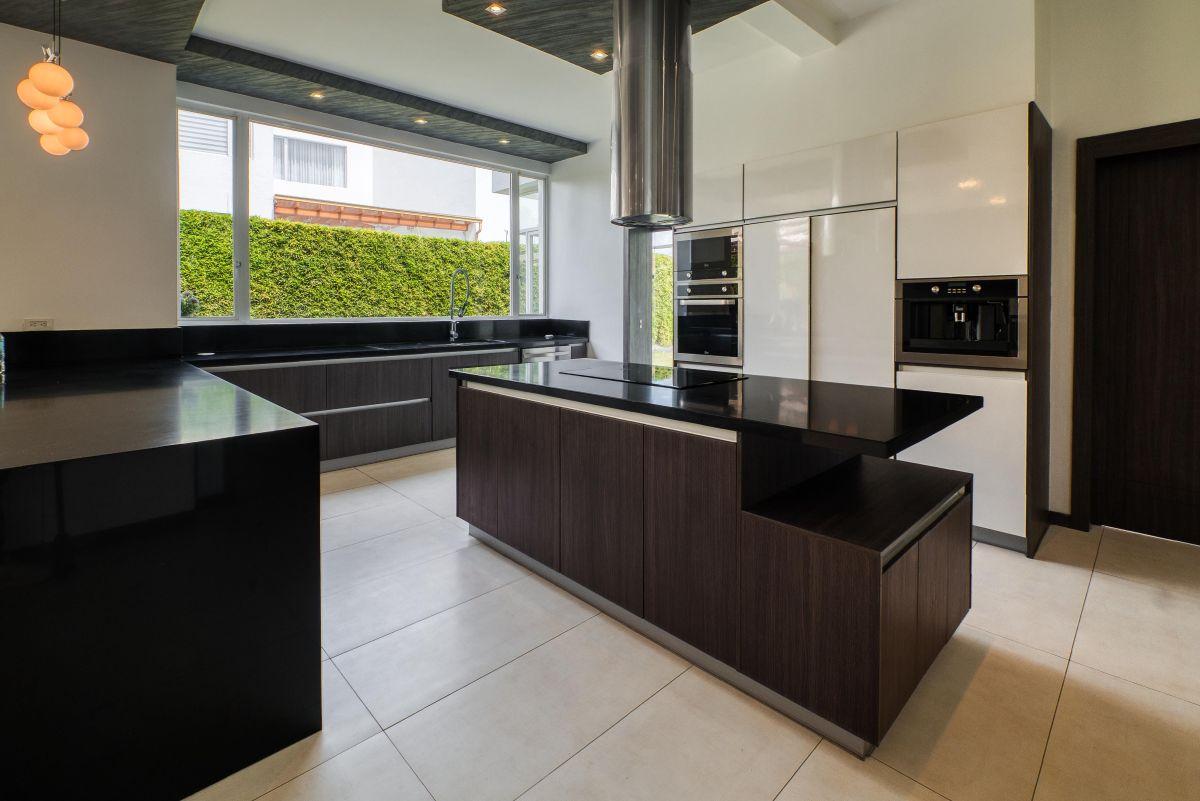 Hermosa Casa de Venta o Renta Urbanizacion Exclusiva Cumbaya — imagen 7