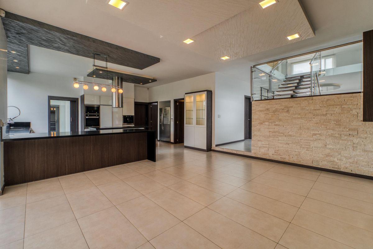 Hermosa Casa de Venta o Renta Urbanizacion Exclusiva Cumbaya — imagen 5