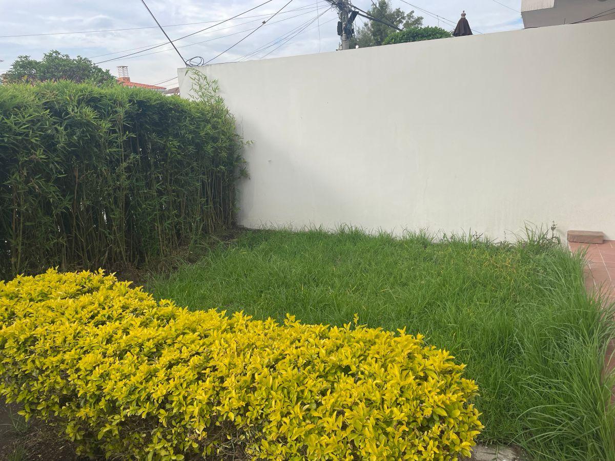 Casa en Venta en Cumbaya en Urbanización, Sector Colegio Aleman — imagen 2