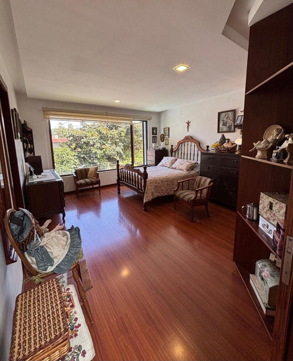 Hermosa Casa en Venta Challuabamba 4 Dorm. c/u con Baño, Azuay — imagen 4
