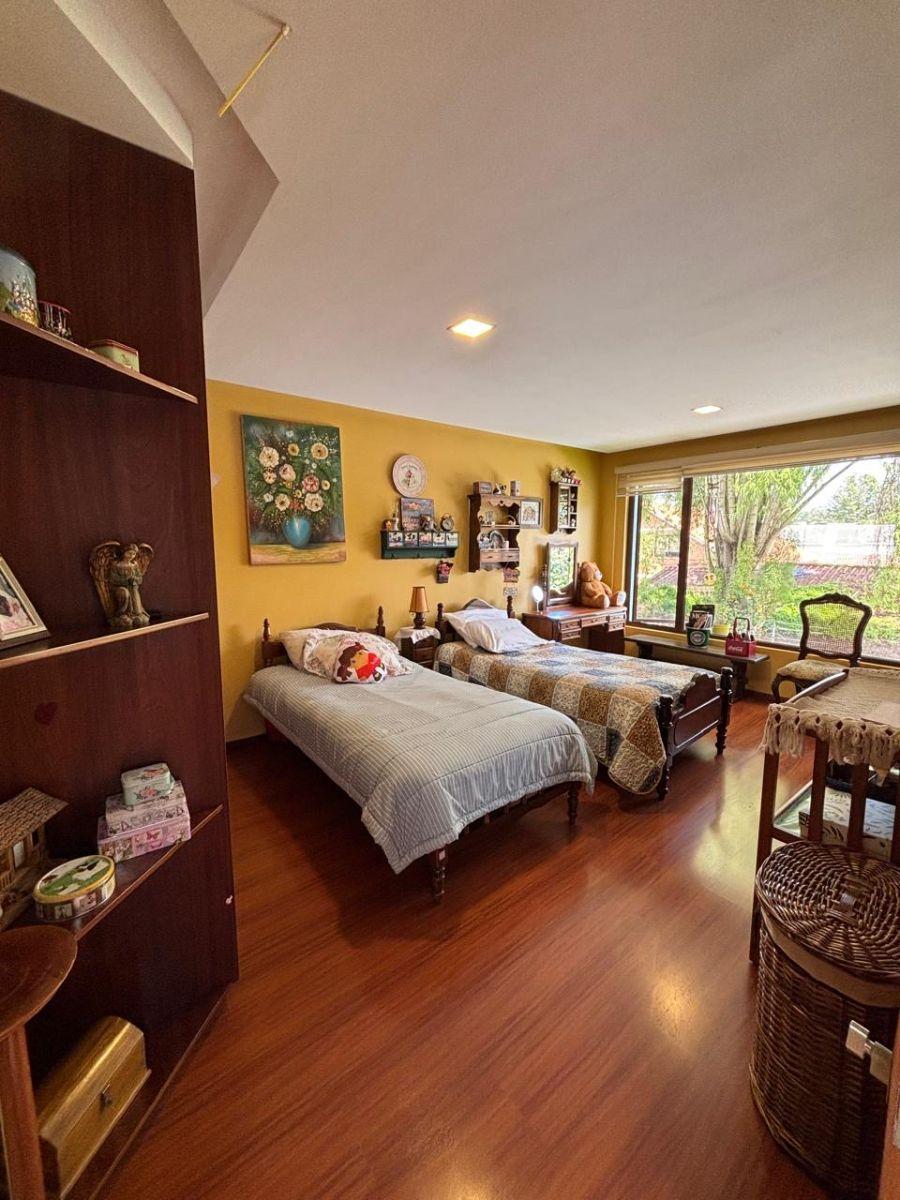 Hermosa Casa en Venta Challuabamba 4 Dorm. c/u con Baño, Azuay — imagen 2