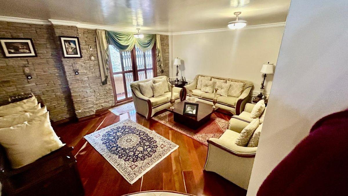 Casa en El Norte de Quito en Urbanización Cerrada Cerca de La Embajada Americana — imagen 7