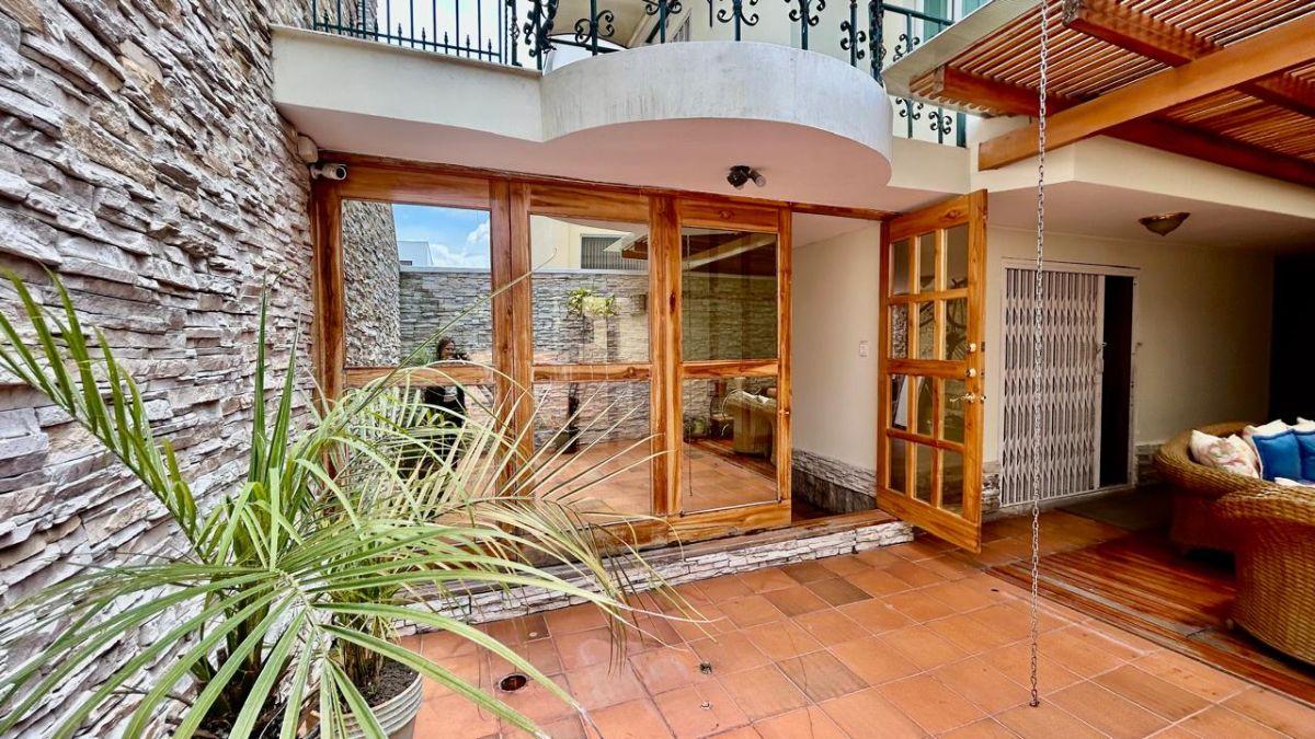Casa en El Norte de Quito en Urbanización Cerrada Cerca de La Embajada Americana — imagen 2