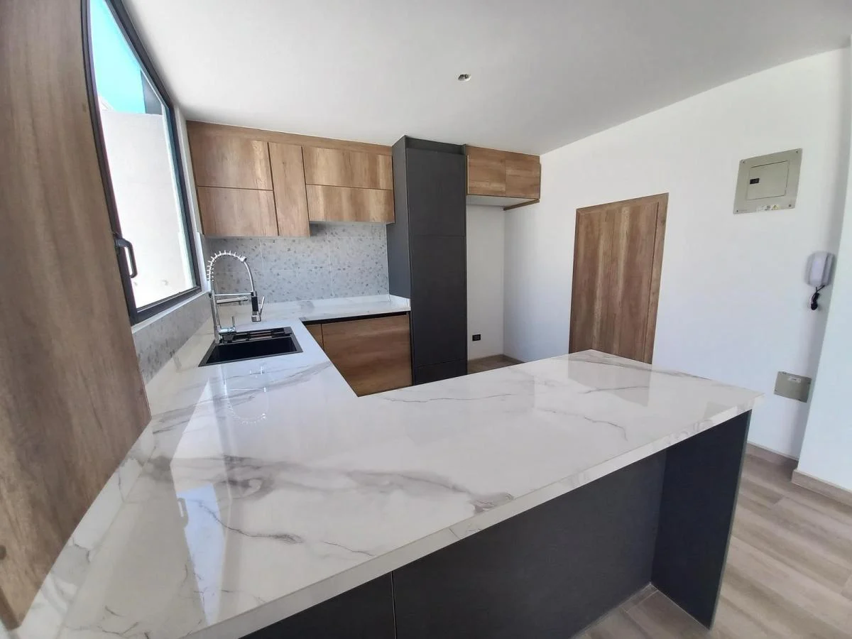 Vendo Moderna Casa Esquinera Dentro de Urbanización Cumbaya — imagen 8