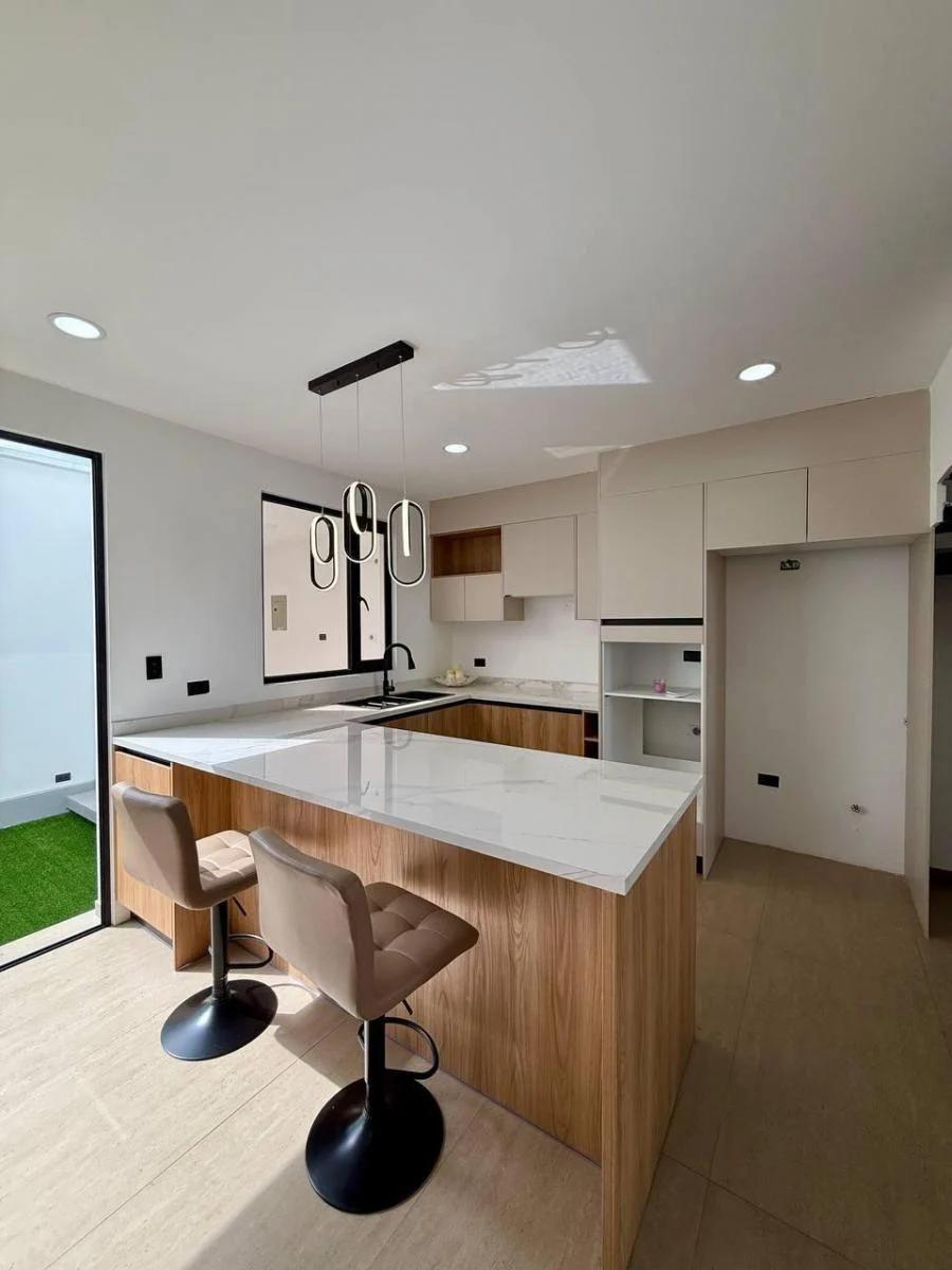 Casa de 3 Habitaciones - en Venta - Tumbaco - 128 m² — imagen 3