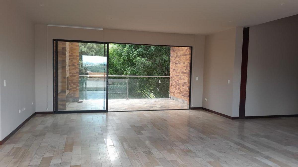 Vendo, Lindo PH, Cumbayá, Sector La Cerveceria, 3 Dorm., Área Empleadas, Excelente Ubicación! — imagen 8
