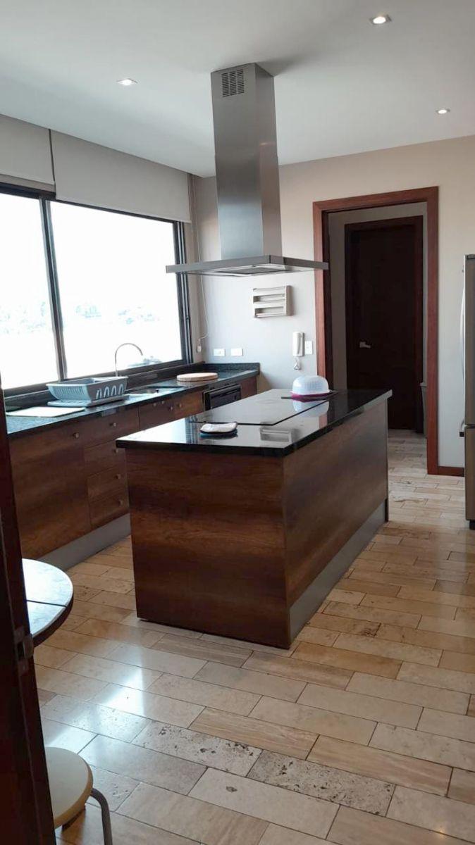 Vendo, Lindo PH, Cumbayá, Sector La Cerveceria, 3 Dorm., Área Empleadas, Excelente Ubicación! — imagen 2