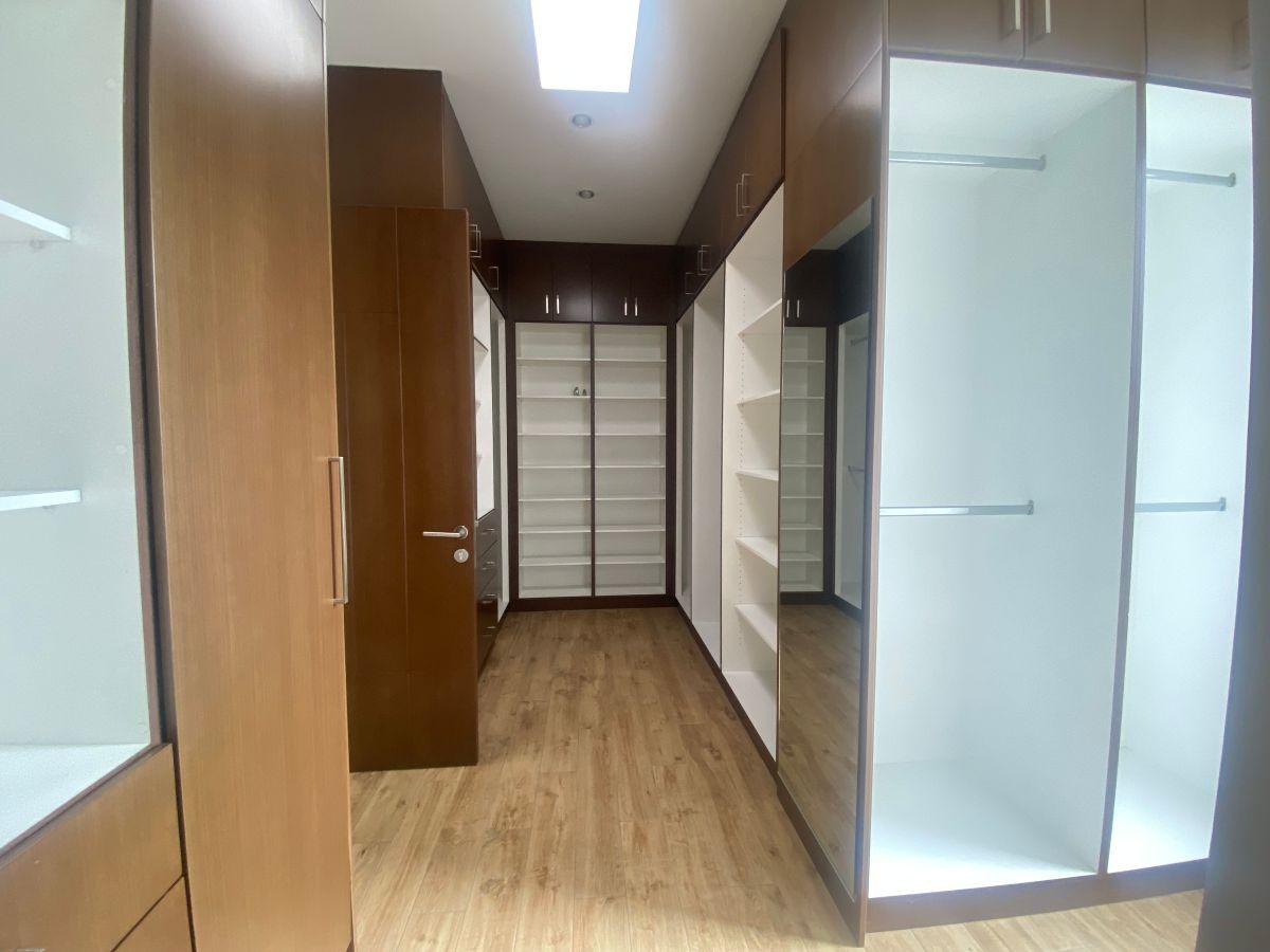 Casa de Venta Dentro de Urbanización San Patricio, 4 Dorm. - 400 m², Piscina - Cumbayá — imagen 3