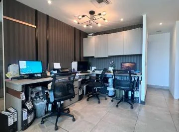En Venta Linda Oficina Comercial Amoblada, en El Edificio Los Arcos Plaza - Km. 1.5 Samborondon, 81 m², Guayas — imagen 2