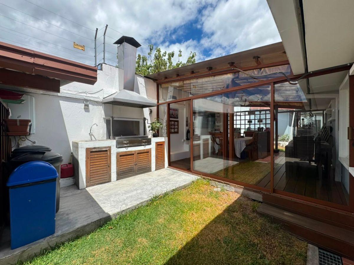 Vendo Una Casa Linda Incluida Una Suite a un Solo Nivel con un Terreno Grande Sector Tumbaco — imagen 4
