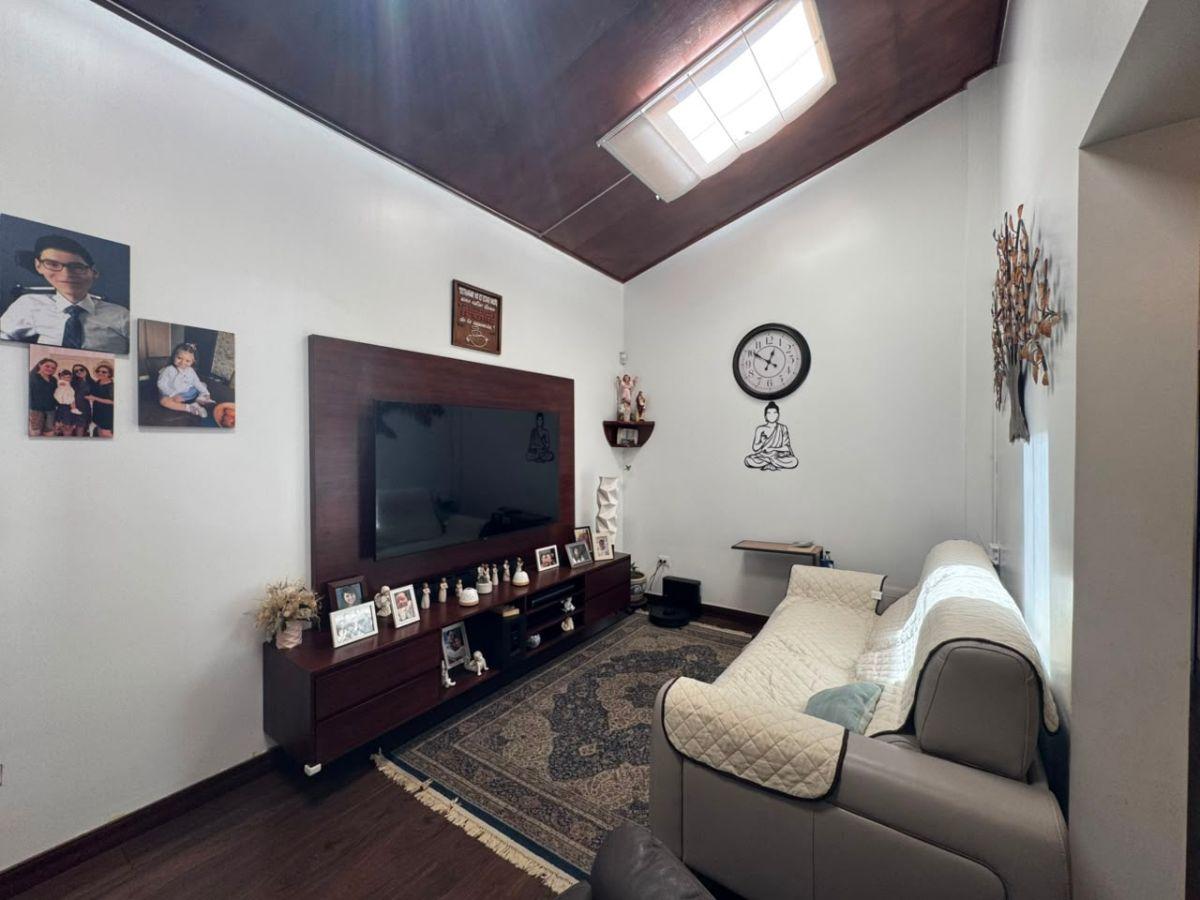Vendo Una Casa Linda Incluida Una Suite a un Solo Nivel con un Terreno Grande Sector Tumbaco — imagen 2