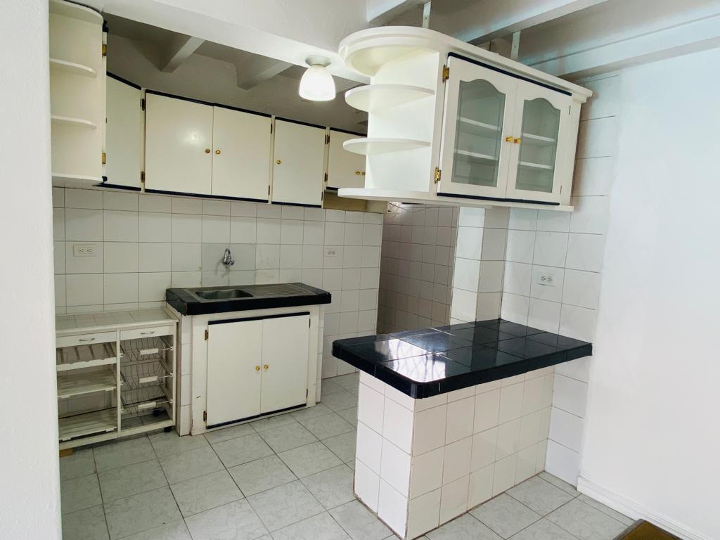 Ponceano Alto - Marisol $35.000 No Parqueadero, 2 Dorm, Cerca a Supermaxi Real Audiencia — imagen 8