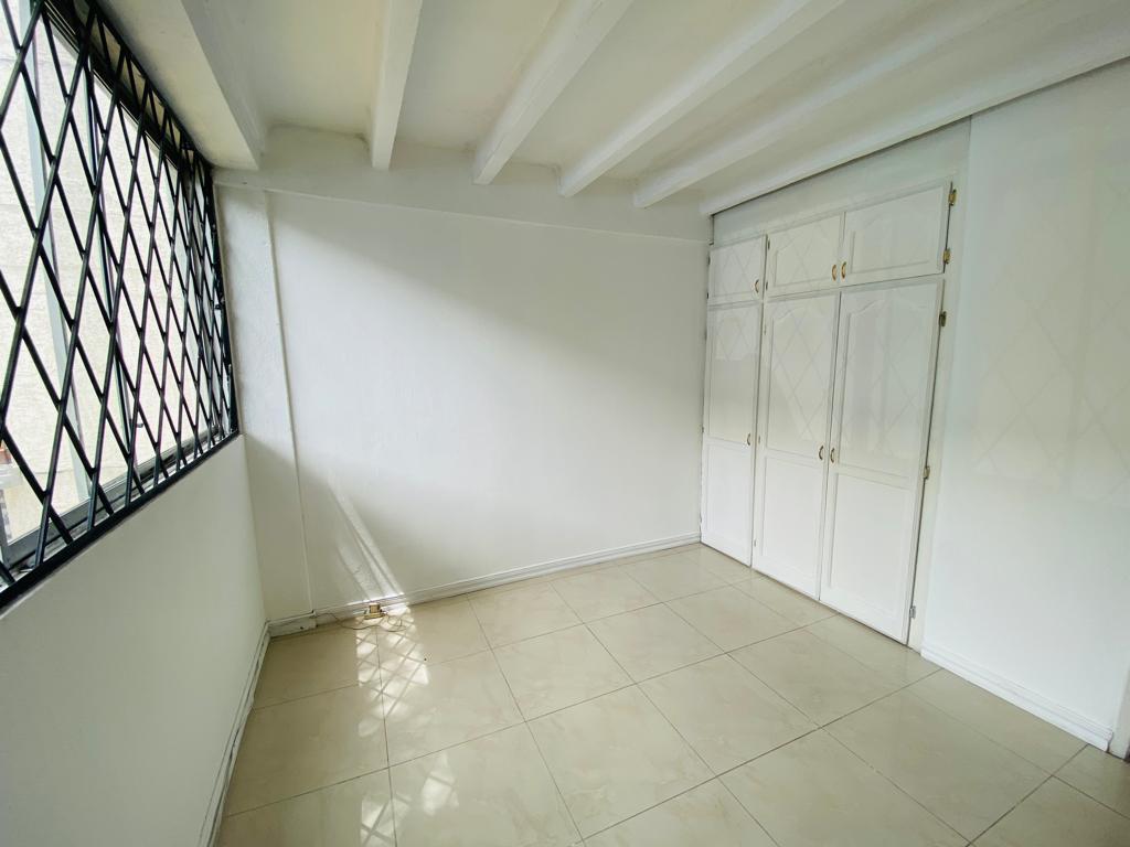 Ponceano Alto - Marisol $35.000 No Parqueadero, 2 Dorm, Cerca a Supermaxi Real Audiencia — imagen 2