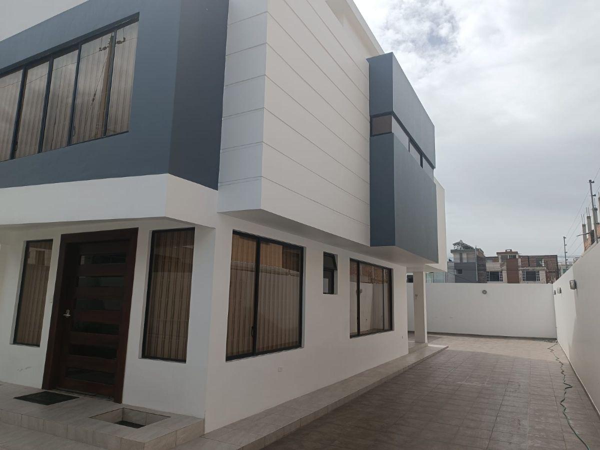 Casa de Lujo con 3 Habitaciones Master en Venta en El Norte de Riobamba, Chimborazo — imagen 7
