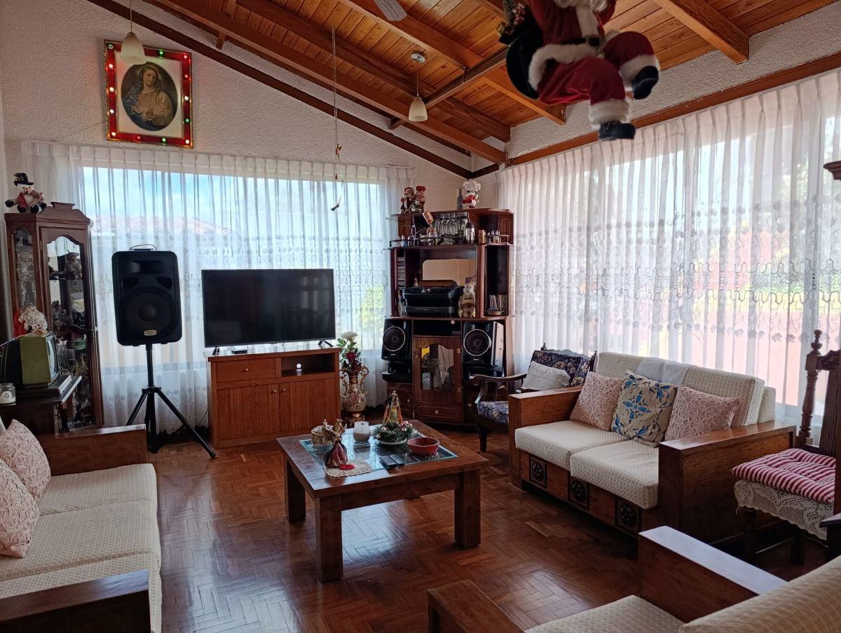 Tumbaco, La Viña Alta, Espectacular Casa y Suite en Venta. 508.50 m² en 1000 m² de Terreno — imagen 2