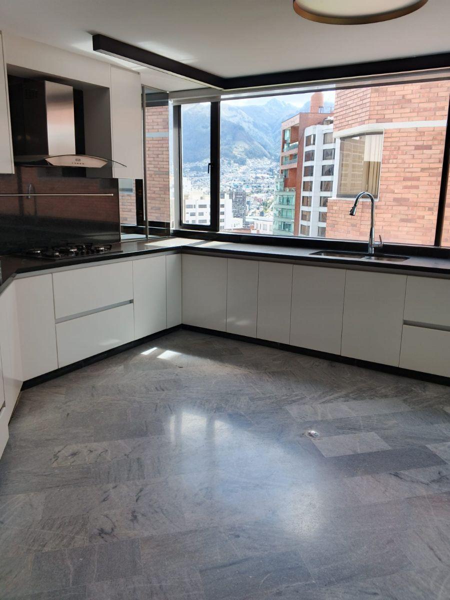 Rento/vendo Penthhouse, Dúplex, 3 Hab, Terraza, con Línea Blanca. González Suárez — imagen 4