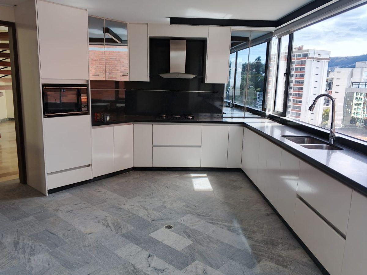 Rento/vendo Penthhouse, Dúplex, 3 Hab, Terraza, con Línea Blanca. González Suárez — imagen 3