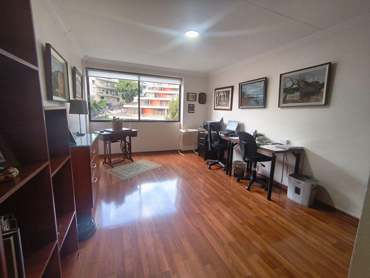 Venta Departamento González Suárez Remodelado, 3 Dorm., Piscina, Vista $185.000 — imagen 2