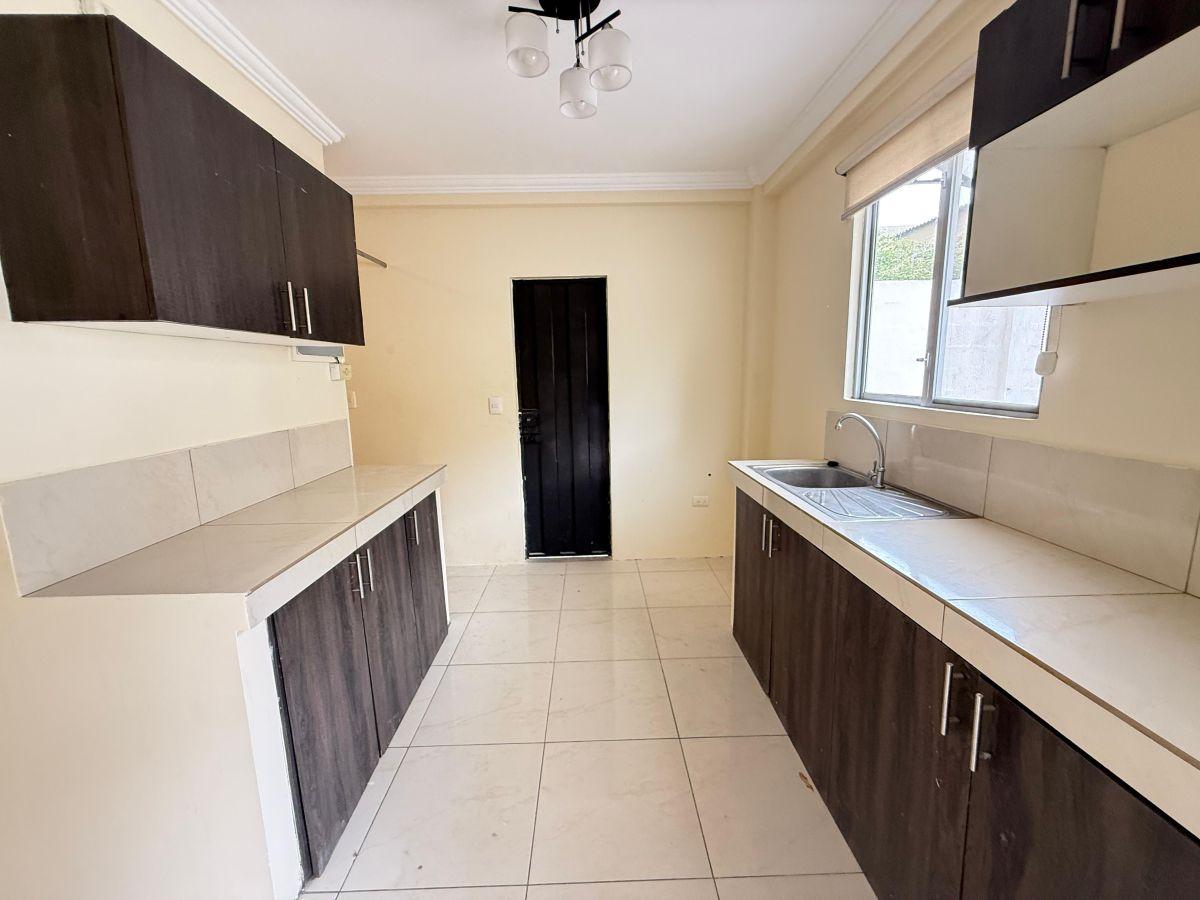 Venta de Casa en La Urb La Joya Etapa Gema Vía Aurora, Guayas — imagen 5