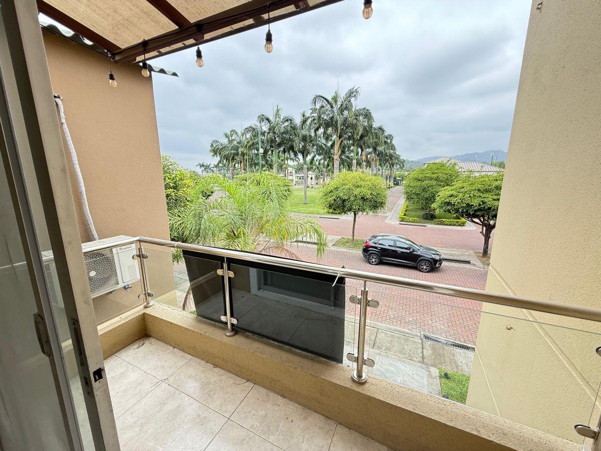 Venta de Casa en La Urb La Joya Etapa Gema Vía Aurora, Guayas — imagen 3