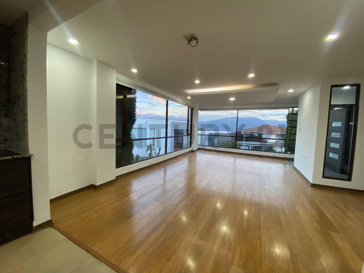Oportunidad Venta Casa de Lujo con Jardin, Piscina en Urb. Exclusiva Nayon - Tacuri — imagen 9