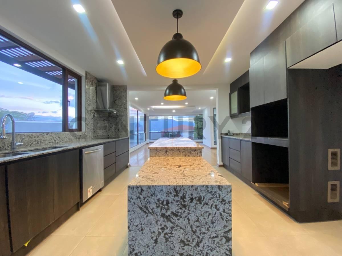 Oportunidad Venta Casa de Lujo con Jardin, Piscina en Urb. Exclusiva Nayon - Tacuri — imagen 8