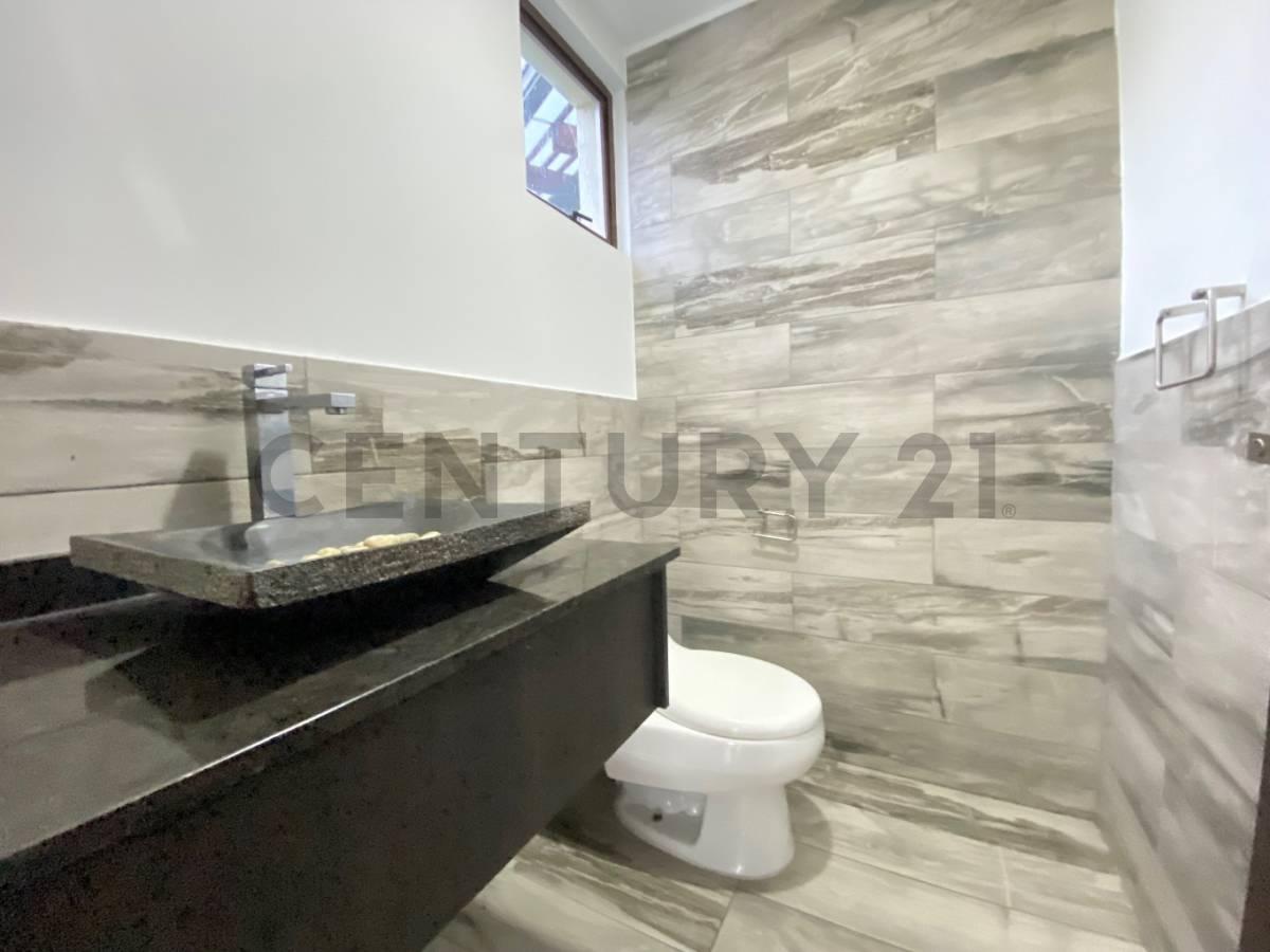 Oportunidad Venta Casa de Lujo con Jardin, Piscina en Urb. Exclusiva Nayon - Tacuri — imagen 3