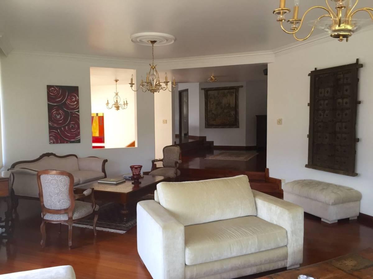 Departamento en Venta de 4 Dorm. en La Urbanización Bromelias en Quito — imagen 10