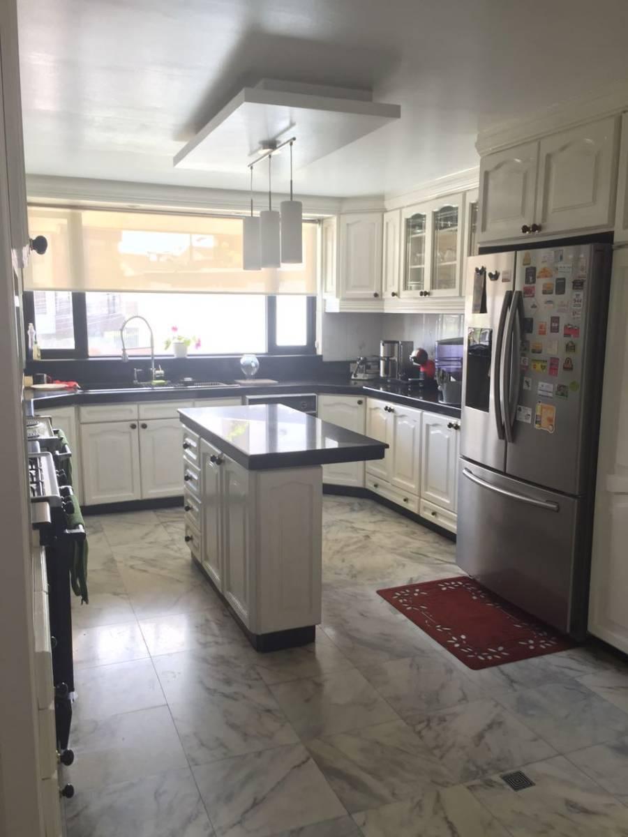 Departamento en Venta de 4 Dorm. en La Urbanización Bromelias en Quito — imagen 4
