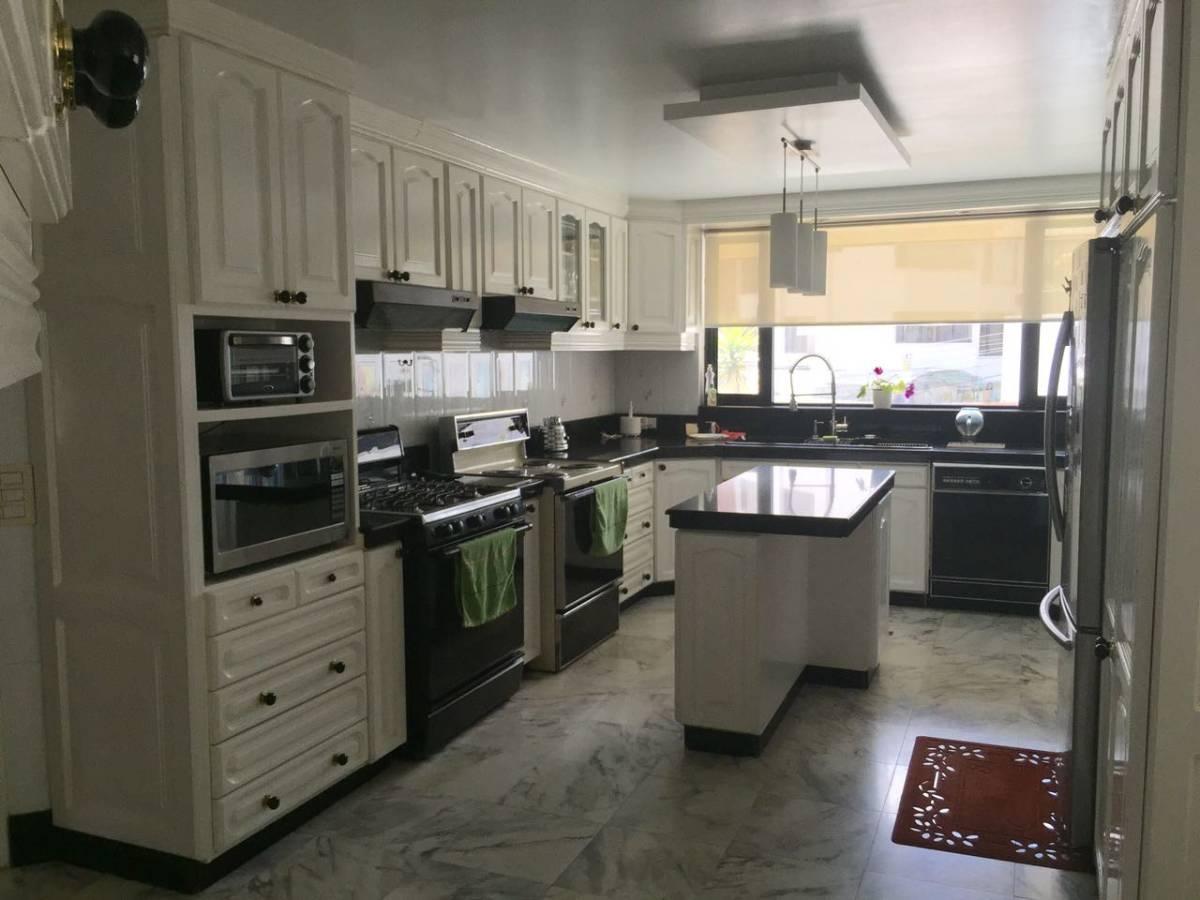 Departamento en Venta de 4 Dorm. en La Urbanización Bromelias en Quito — imagen 3