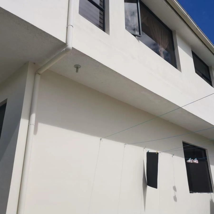Casa Rentera en Venta Sector Pusuquí con 3 Departamentos — imagen 9