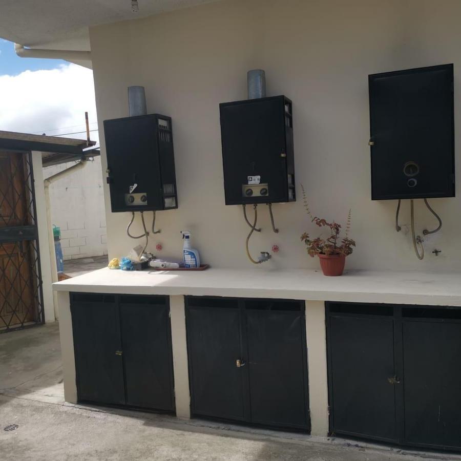 Casa Rentera en Venta Sector Pusuquí con 3 Departamentos — imagen 8